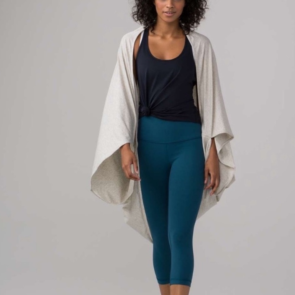 NWT lululemon sage scarf wrap - Picture 3 of 7